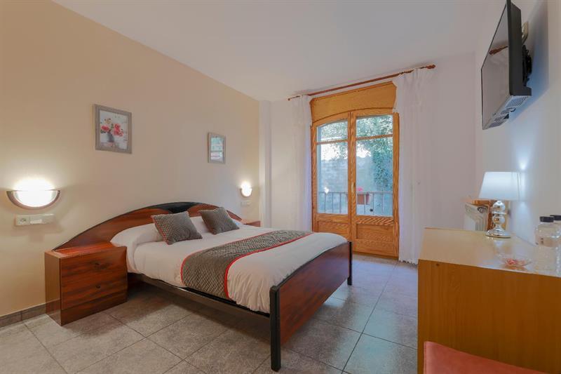 Hostal Montserrat มอนต์เซนีย์ ภายนอก รูปภาพ
